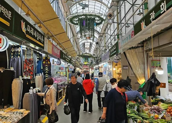 30평 프라이빗 감각적인 숙소, 넓은 거실, 신방화역에서 2분, 김포공항, 홍대 근처 아파트 *
